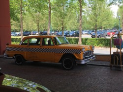 Ein Cab vor dem Hotel New York